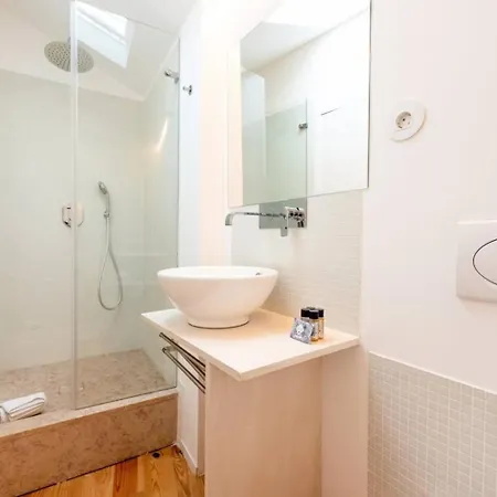 Alfama's Charm Апартаменты
