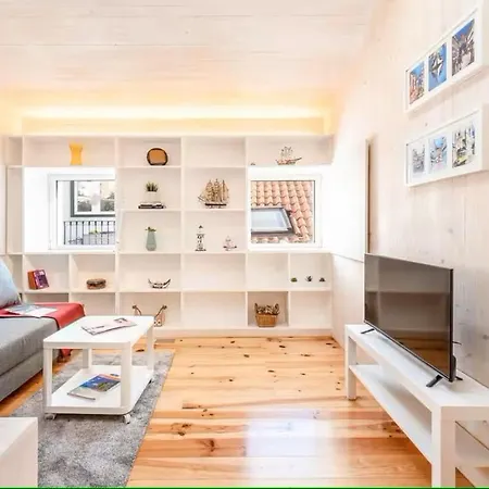 Alfama's Charm Апартаменты